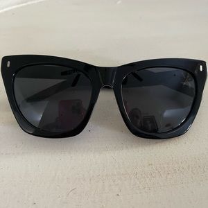 *Like New* I-Sea Lexi Black Smoke Polarized Sunglasses
